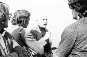 24. Tagung 1974 Chemiker; Bodenseefahrt: Melvin Calvin diskutiert