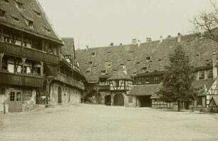 Bamberg, Alte Hofhaltung : Bamberg. Alte Hofhaltung. Hofanlage (Westflügel)