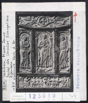 Rom, Museo Sacro Vaticano: Deckel des Lorscher Evangeliars. Um 810