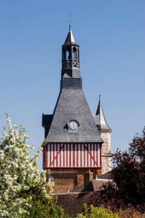 Frankreich. Bourgogne. Yonne. Saint Fargeau. Tour de l Horloge. Uhrturm
