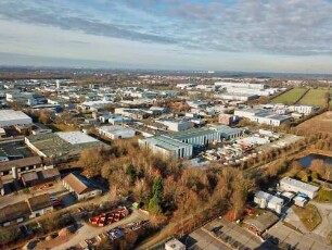 Reinbek: Luftbild des Gewerbegebiets Reinbek/Glinde an der Gutenbergstraße mit Blick in Richtung Norden
