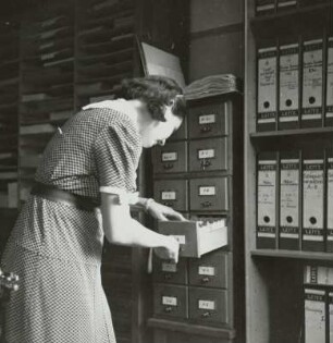 Unterrichtsfilmsammlung, Mitarbeiterin an der Filmkartei, Sächsische Landesbildstelle, um 1937