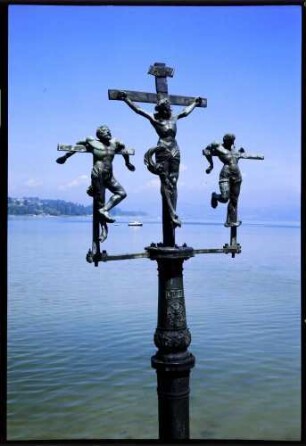 Insel Mainau: Kruzifix [Kreuzigungsgruppe] auf dem Damm