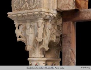 Kapitell mit Figuren und Evangelistensymbolen - N26Sh25