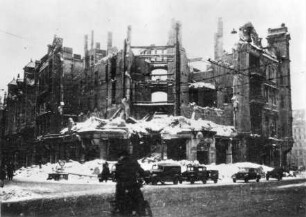 Zerstörtes Gebäude der Kommandantur, Ecke Dittrichring und Gottschedstraße
