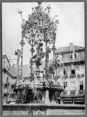 Gänsellieselbrunnen auf dem Markt in Göttingen : Göttingen. Markt. Gänseliesel-Brunnen. Bronze