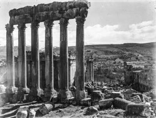 Baalbek : Blick auf Säulen von Baalbek.
