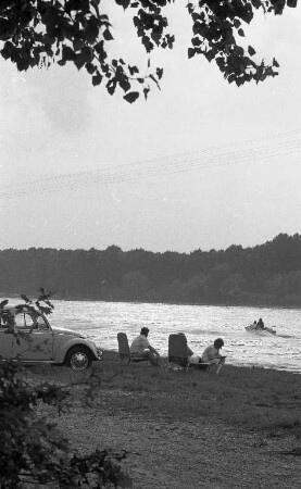 Spätsommertag am Rhein.