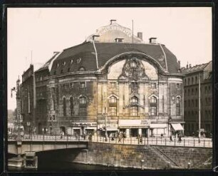 Komische Oper (auch: Künstlertheater, Staatstheater Lustspielhaus), Berlin: Ansicht von Süden
