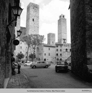 Piazza Ugo Nomi, San Gimignano