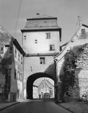 Lauffen am Neckar. Neues Heilbronner Tor