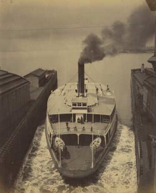 San Francisco: ferry boat entering Oakland Slip