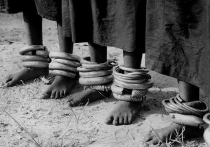 TschiKoumbi. Bracelets de pieds de femmes ViLi