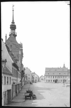 Frohburg. linke Marktseite, Rathaus , Hotel Roter Hirsch
