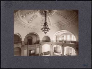 Kammergericht, Berlin-Schöneberg: Innenansicht Mittelhalle 3. Obergeschoss