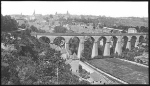 Luxemburg. Vue Generale mit Eisenbahn