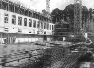 Baustelle Sächsische Landesbibliothek - Staats- und Universitätsbibliothek Dresden, Zentralbibliothek. Rohbau, Zentraler Lesesaal (Ebene -2) und Nordriegel von Südwest : Dresden-Räcknitz, Zellescher Weg 18. Baustelle Sächsische Landesbibliothek - Staats- und Universitätsbibliothek Dresden, Zentralbibliothek. Rohbau, Zentraler Lesesaal (Ebene -2) und Nordriegel von Südwest