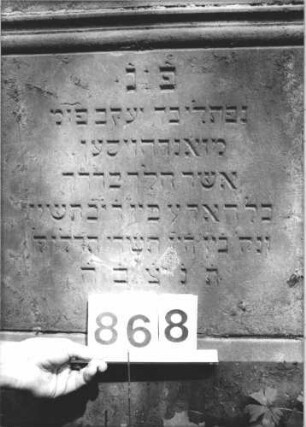 Grabstein 868 (Detailaufnahme 2)