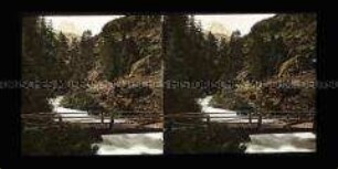 Gebirge mit Blick ins Zermatt-Tal
