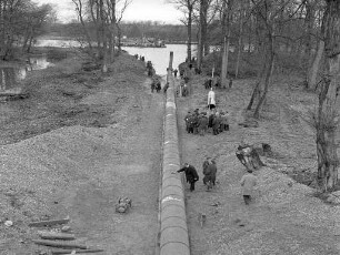 Zweite Rhein-Unterdükerung zur Vervollständigung der Pipeline Triest-Ingolstadt-Karlsruhe-Pfalz.