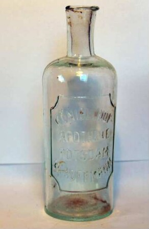 Arzneiflasche aus der Potsdamer Adler-Apotheke