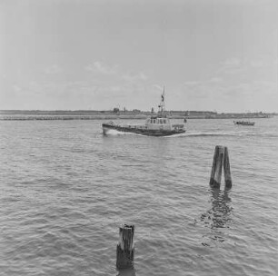 FF66 : Warnemünde. Hafeneinfahrt