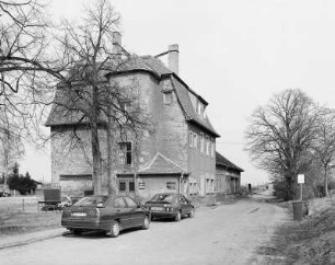 Mühlberg (Kreis Elbe/Elster). Ehemaliger Bahnhof. Empfangsgebäude (Wohnhaus), Am Bahnhof 2. Straßenansicht