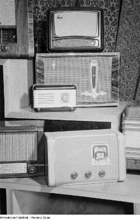 Sowjetische Radioempfänger auf der Leipziger Herbstmesse 1954