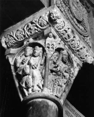 Tarragona. Catedral de Santa María de Tarragona. Portal (um 1199/1215). Kapitell vom Mittelpfoste mit Geburt und Anbetung Christi
