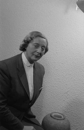 Porträts von Hedda Zinner-Erpenbeck und Fritz Erpenbeck : Porträt von Hedda Zinner-Erpenbeck