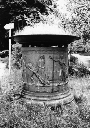 Bronzeschale; Darmstadt, Rheinstraße 101