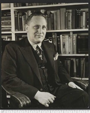 Porträtaufnahme John Gunther