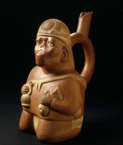 Anthropomorphic kneeling figure with artificial facial mutilation