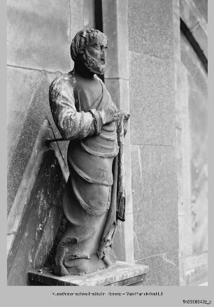 Apostel-Statue