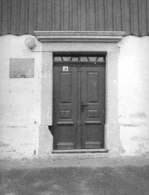 Brand-Erbisdorf, Gartenstraße 18. Wohnhaus (ehem. Huthaus, um 1840). Portal