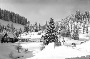 Muggenbrunn: Bundesstraße im Schnee bei Muggenbrunn