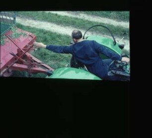 Fotografie: Transportgerät, Einachsanhänger, Arbeitskraft, Bedienelement, Ergonomie