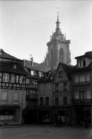 Colmar: Altstadtgasse mit Münsterturm