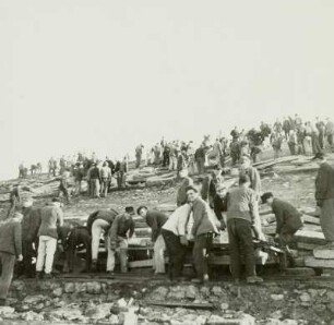 Aufbaueinsatz der FDJ zum Bau des Walter-Ulbricht-Stadion, ehemals Stadion Mitte