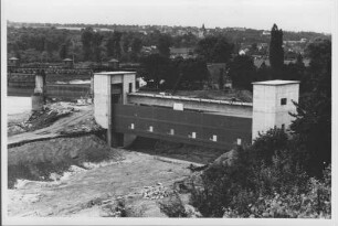 Hochwassersperrtor und Wehr Beihingen/Neckar