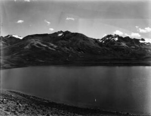 Berg Huayna-Potosi und Tuni-See : Panorama vom Berg Huayna-Potosi mit dem Tuni-See im Vordergrund. Im Hintergrund die Cordillera de la Union.