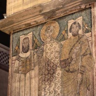 Saloniki, Demetrios-Basilika. Der Heilige zwischen 2 Stiftern. Votivmosaik, 7 Jh.