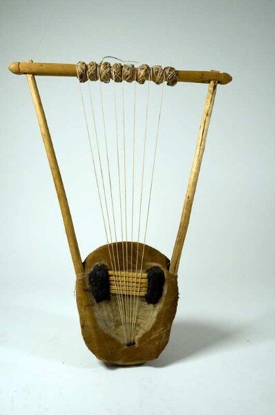 Lyre en coquille