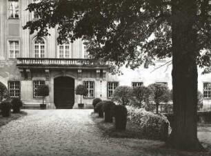Königsbrück. Schloss. Teilansicht der Mittelachse des Hauptbaues (um 1700)