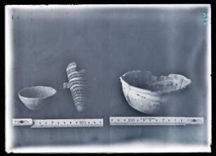 Prähistorische Keramik: 3 Gefäße darunter Samarra Grabungsnummer 286