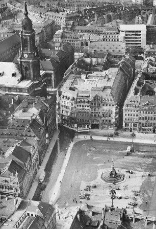 Dresden-Altstadt. Altmarkt mit Kreuzkirche. Luftbild-Schrägaufnahme von Norden