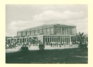 Alfred-Brehm-Haus im Tierpark Berlin, aufgenommen anläßlich 10 Jahre Tierpark Berlin