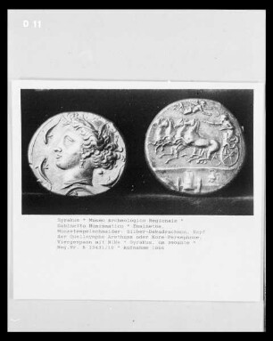 Silber-Dekadrachmon, Kopf der Quellnymphe Arethusa oder Kore-Persephone, Viergespann mit Nike
