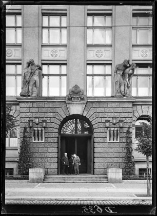 Chemnitz. Sächsische Maschinenfabrik, Hartmannstraße. Hauptportal