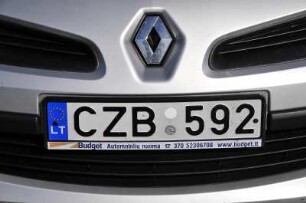 Kaunas - Autokennzeichen : Litauisches Autokennzeichen (Kein Rechtsproblem, Mietwagen), aufgenommen am 5. Oktober 2010 in Kaunas